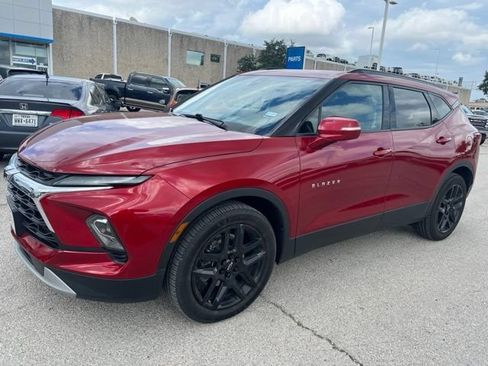 Used 2023 Chevrolet Blazer LT w/ Sound & Technology Package AWD/4WD image 2