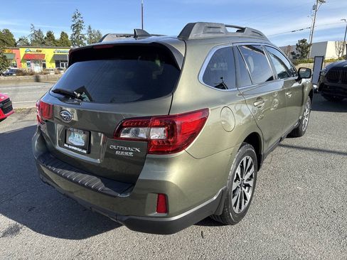 Used 2016 Subaru Outback 2.5i Limited AWD/4WD image 11