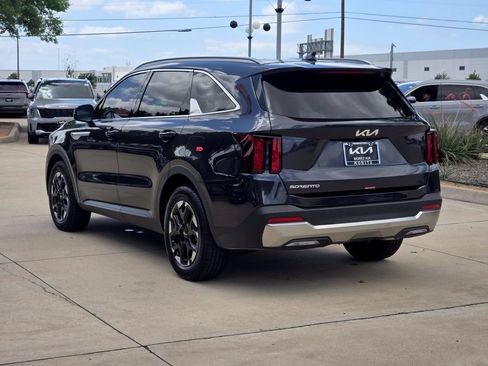 New 2026 Kia Sorento S w/ S Panoramic Sunroof Package FWD image 3