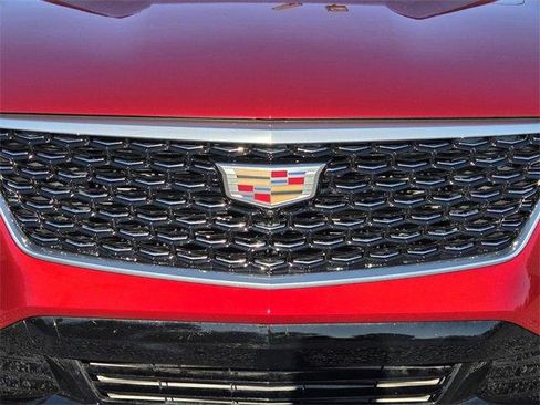 Certified 2025 Cadillac XT4 Premium Luxury image 9