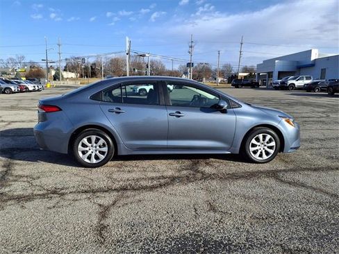 Used 2025 Toyota Corolla LE image 14