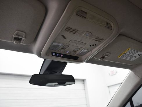 Used 2022 Cadillac XT6 Premium Luxury image 17