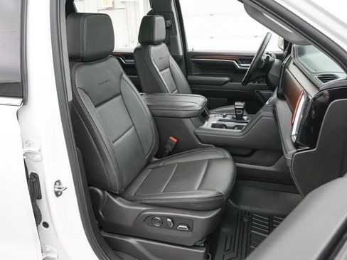 Used 2024 GMC Sierra 1500 Denali w/ Denali Reserve Package AWD/4WD image 24