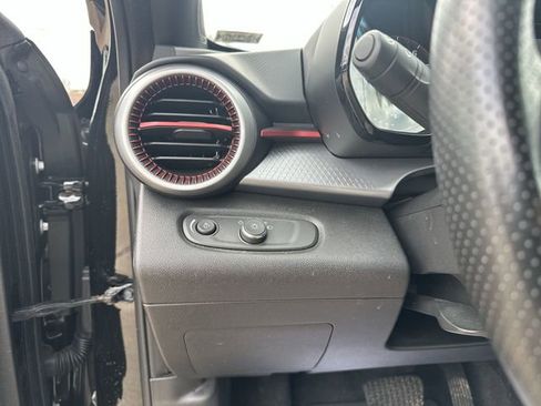 Used 2024 Chevrolet Trax RS FWD image 20