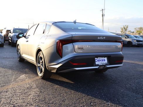 New 2025 Kia K4 LXS image 4