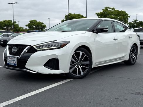 Used 2023 Nissan Maxima SV w/ Floor Mat Group FWD image 2