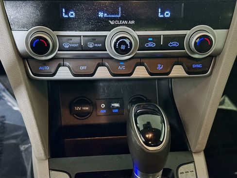 Used 2020 Hyundai Elantra Value Edition FWD image 23