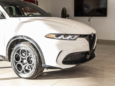 New 2025 Alfa Romeo Tonale w/ Premium Package image 3