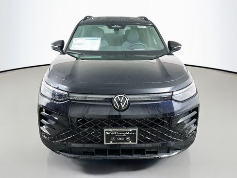 New 2026 Volkswagen Tiguan SE R-Line AWD/4WD image 2