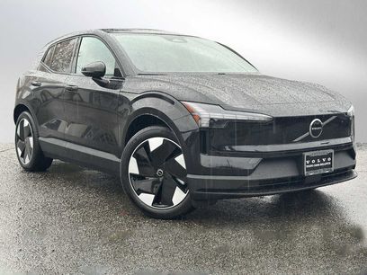 New 2025 Volvo EX30 Plus w/ Protection Package Premier