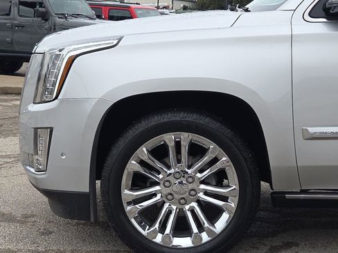 Used 2018 Cadillac Escalade Premium Luxury w/ LPO, Radiant Package image 5