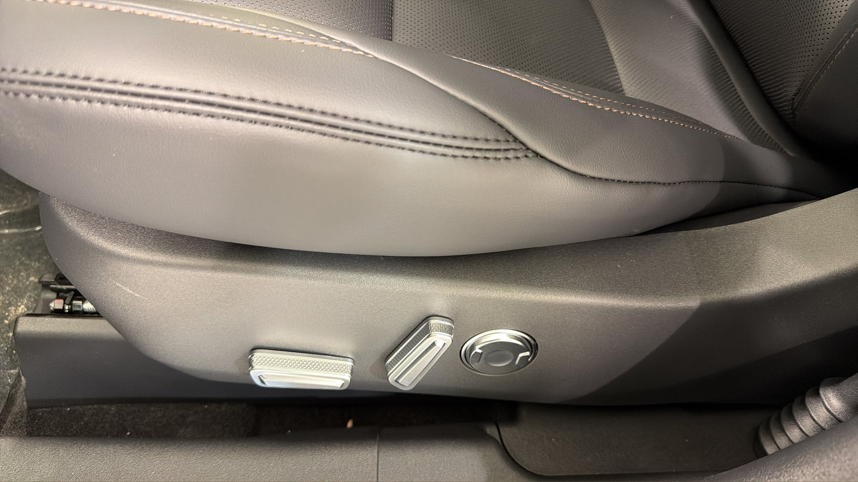 New 2026 Lincoln Nautilus Premier AWD/4WD image 10