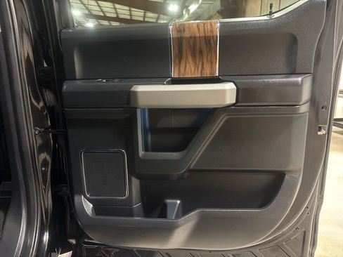 Used 2020 Ford F150 Lariat image 11