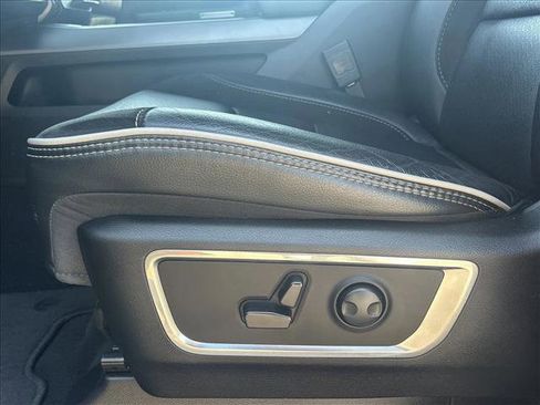 Used 2025 RAM 1500 Laramie image 15