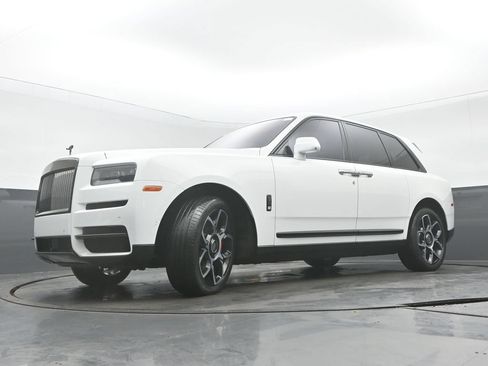 Used 2021 Rolls-Royce Cullinan Black Badge AWD/4WD image 35