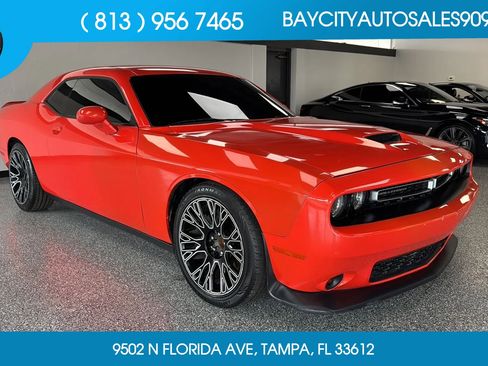 Used 2019 Dodge Challenger R/T RWD image 1