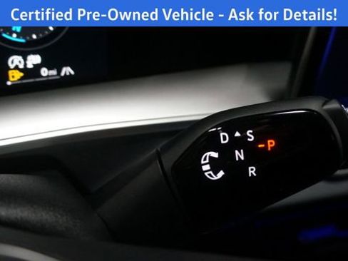 Certified 2025 Volkswagen Tiguan SE w/ Panoramic Sunroof Package image 21