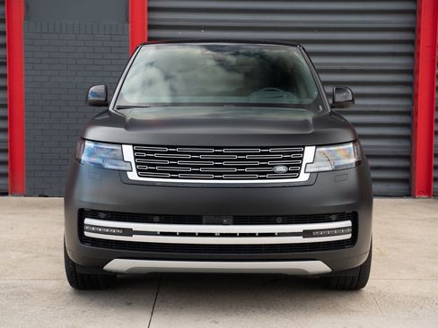 Used 2024 Land Rover Range Rover Long Wheelbase Autobiography image 9