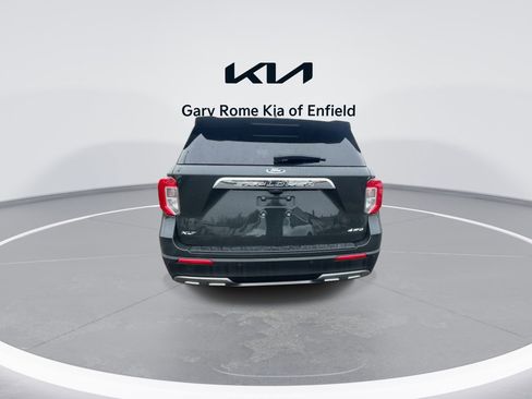 Used 2021 Ford Explorer XLT w/ Equipment Group 202A image 7