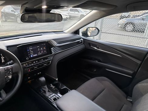 Used 2025 Toyota Camry LE FWD image 27