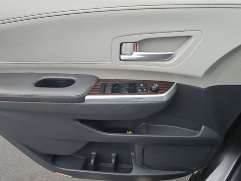 Used 2021 Toyota Sienna XLE image 24