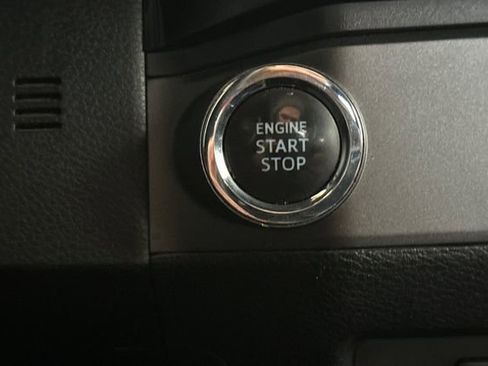 Used 2017 Toyota Tacoma TRD Sport image 23