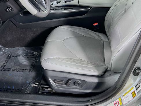 Used 2019 Toyota Avalon Limited image 20