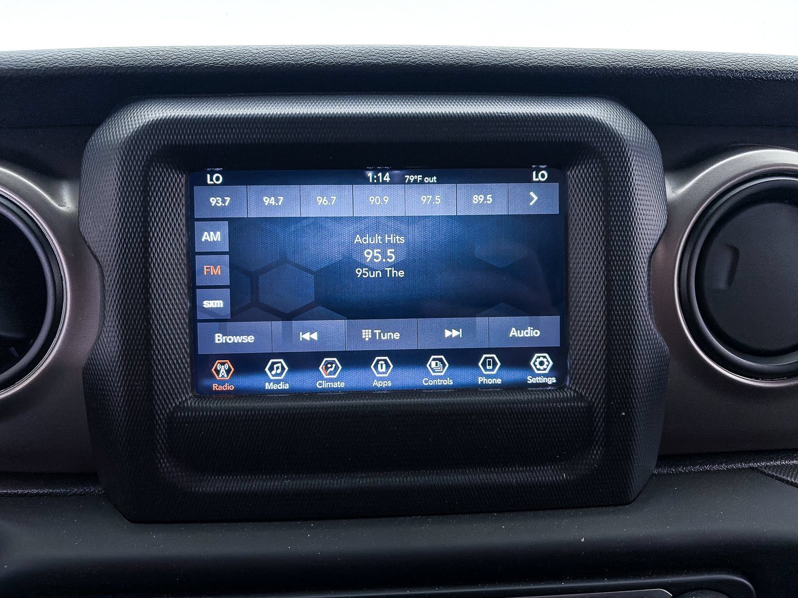 Used 2021 Jeep Wrangler Sport AWD/4WD image 21