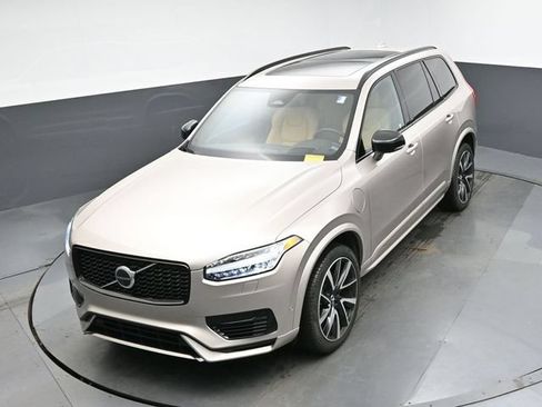 Used 2023 Volvo XC90 T8 Ultimate AWD/4WD image 19