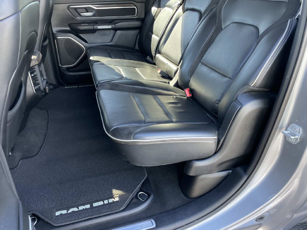 Used 2019 RAM 1500 Laramie AWD/4WD image 12