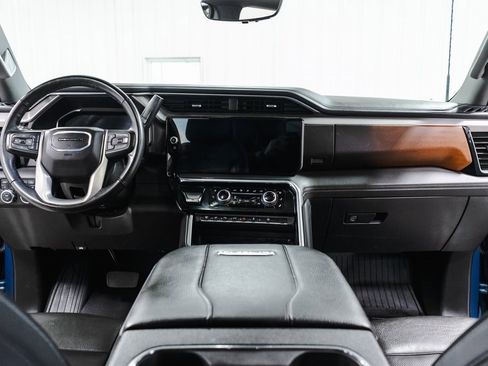 Used 2024 GMC Sierra 2500 Denali w/ Denali Reserve Package image 9