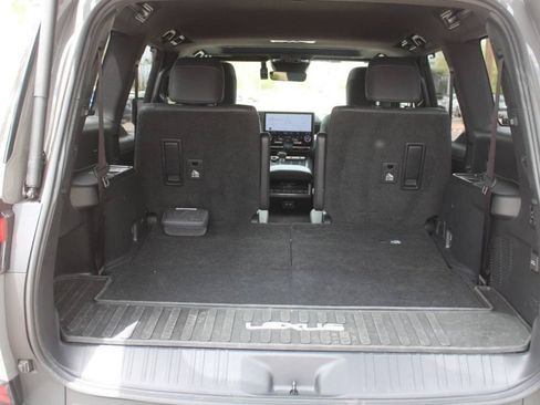 Used 2024 Lexus GX 550 w/ Accessory Package (2T) AWD/4WD image 8