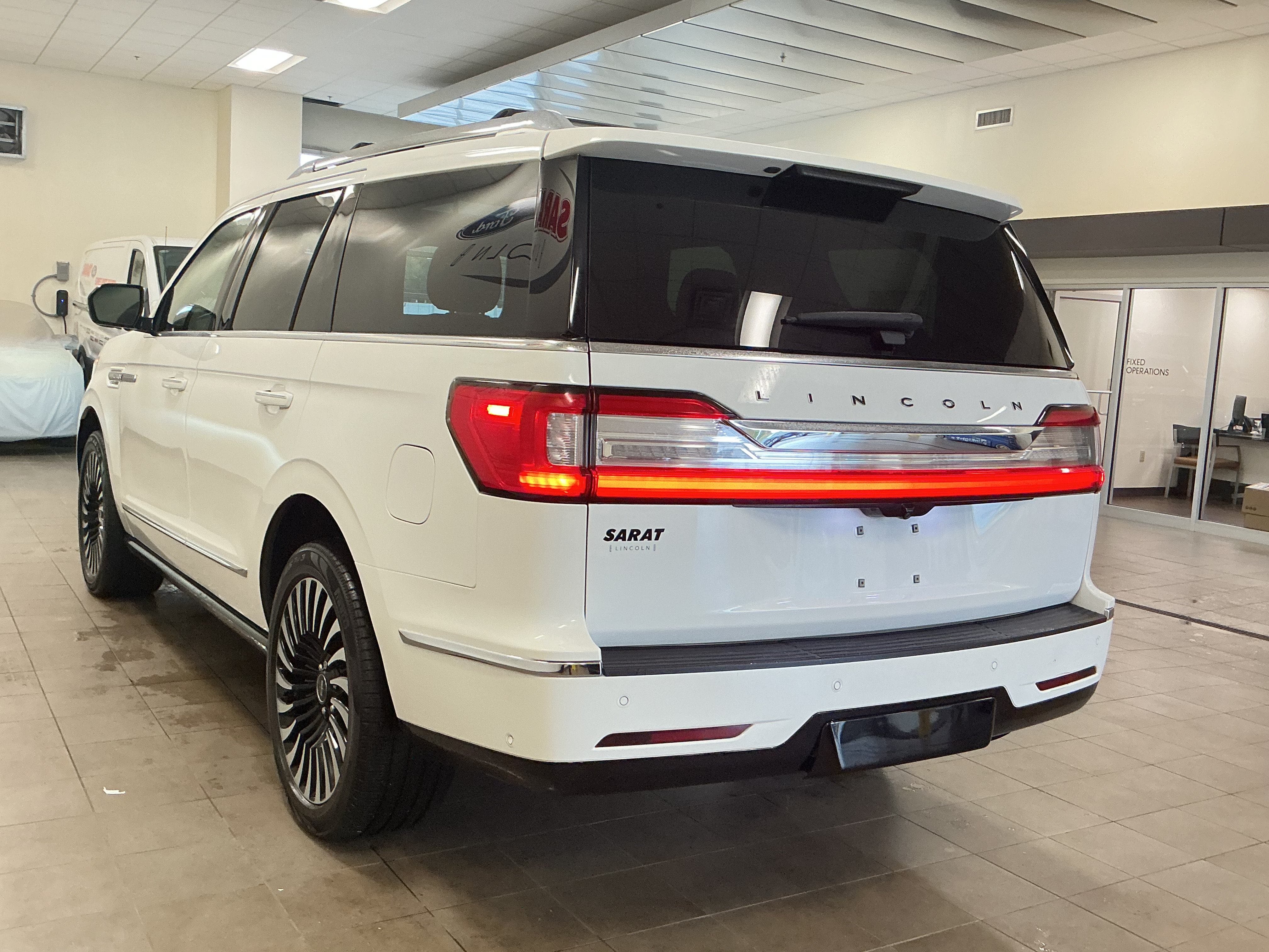 Used 2020 Lincoln Navigator Black Label w/ Cargo Convenience Package AWD/4WD image 5