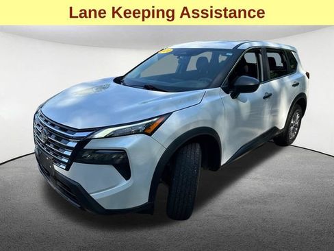 Used 2024 Nissan Rogue S AWD/4WD image 5