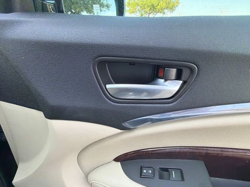Used 2017 Acura MDX FWD image 25