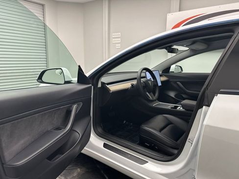 Used 2021 Tesla Model 3 Standard Range Plus RWD image 5