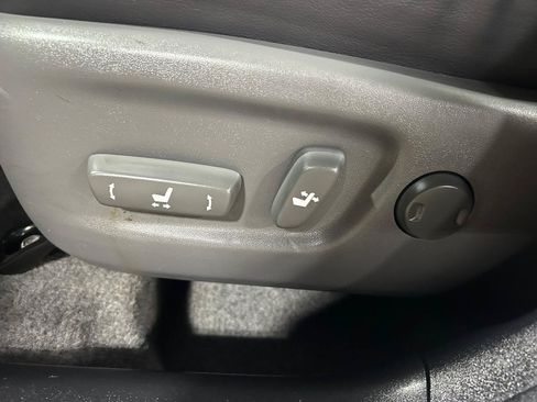 Used 2013 Toyota Prius Four FWD image 10