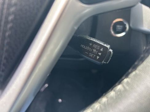 Used 2019 Toyota Highlander SE AWD/4WD image 31
