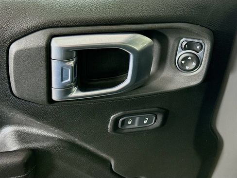 Used 2021 Jeep Gladiator Sport AWD/4WD image 22