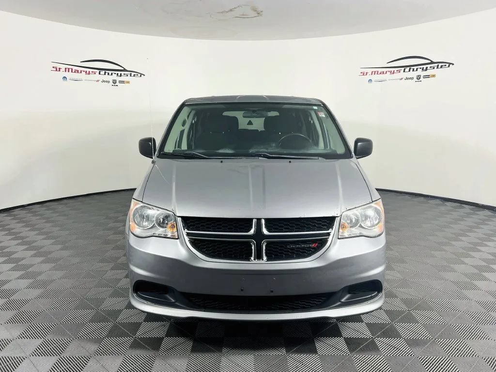 Used 2016 Dodge Grand Caravan SE w/ Quick Order Package 29E SE FWD image 3