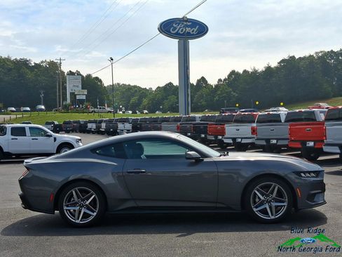 Used 2024 Ford Mustang Premium image 6