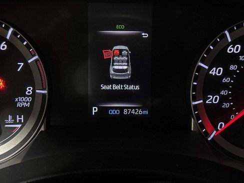 Used 2021 Toyota Highlander LE image 20