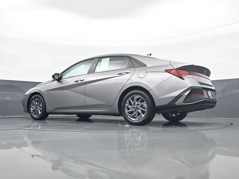 Certified 2024 Hyundai Elantra SEL FWD image 28
