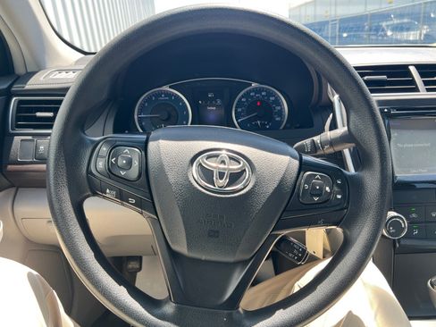 Used 2017 Toyota Camry LE FWD image 25