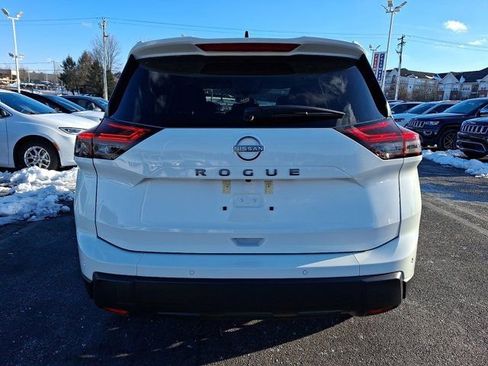 Used 2025 Nissan Rogue S FWD image 7