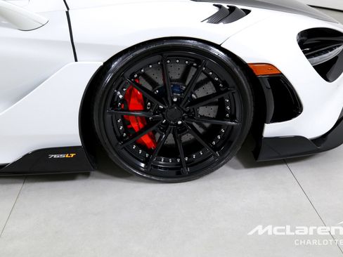 Used 2022 McLaren 765LT image 22