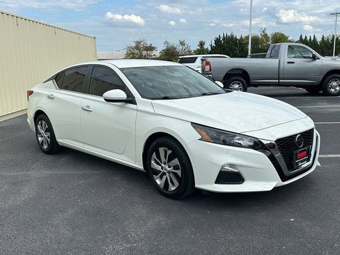 Used 2022 Nissan Altima 2.5 S image 3