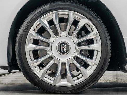 Used 2020 Rolls-Royce Dawn RWD image 10