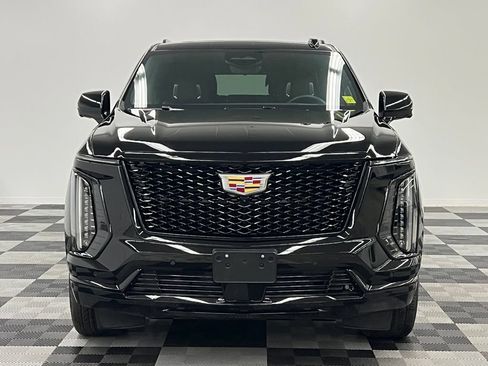 Used 2026 Cadillac Escalade Platinum Sport w/ LPO, Floor Liner Package AWD/4WD image 5