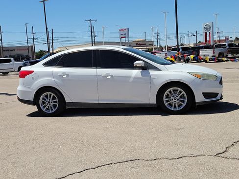 Used 2016 Ford Focus SE FWD image 5